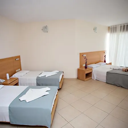 Hotell Larisa Boutique 3*