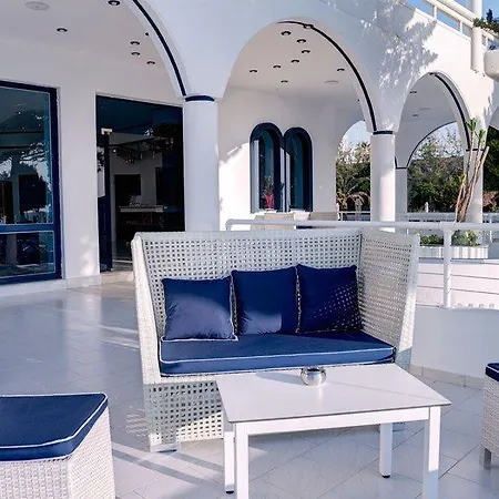 Larisa Boutique Hotel 3*