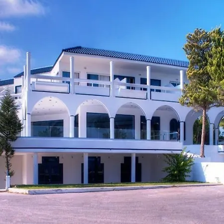 Larisa Boutique