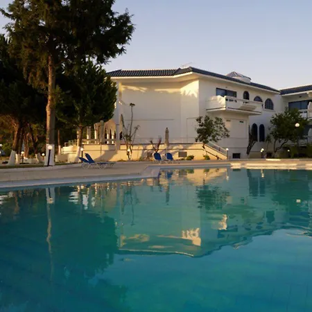 Larisa Boutique Hotel 3*