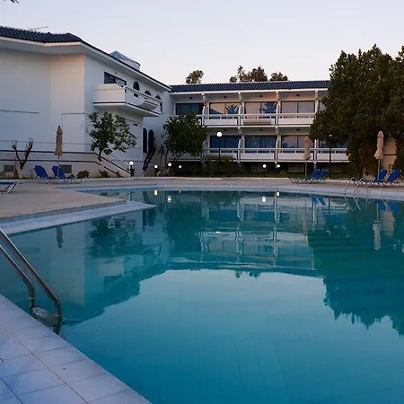 Larisa Boutique Hotel 3*