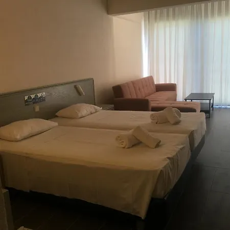 Larisa Boutique 3*
